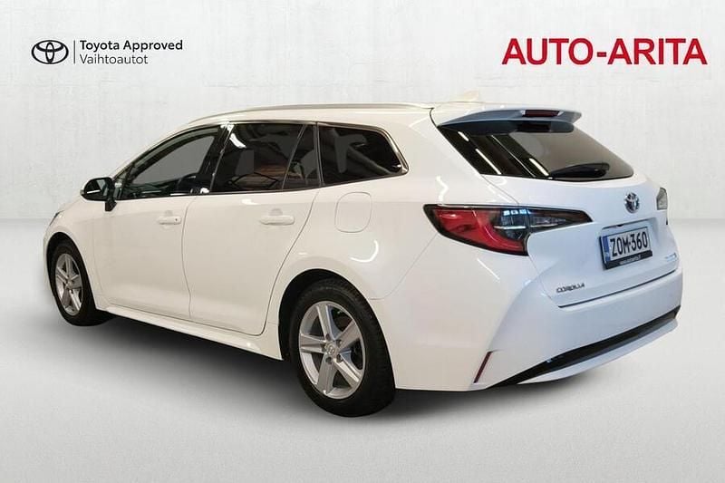 Käytetty Toyota Corolla Edition 122 HP (89 kW) 2022 Valkoinen Farmari