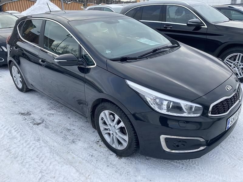Käytetty Kia Ceed EX 135 HP (99 kW) 2016 Musta Viistoperä