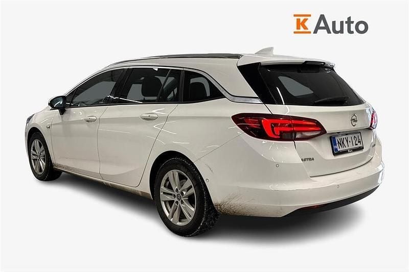 Käytetty Opel Astra Innovation 105 HP (77 kW) 2017 Valkoinen Farmari