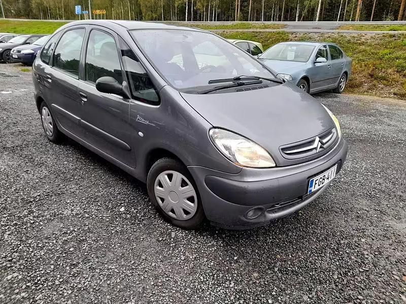 Harmaa Käytetty 2003 Citroën Xsara Picasso Tila-auto | 3 950 € - Kuva 1/4
