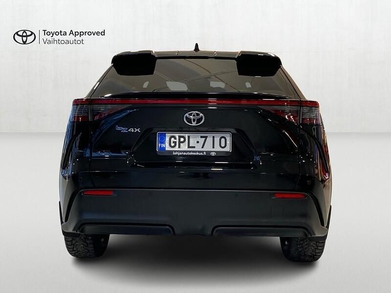 Käytetty Toyota bZ4X Edition 160 kW (218 HP) 2023 Musta Katumaasturi