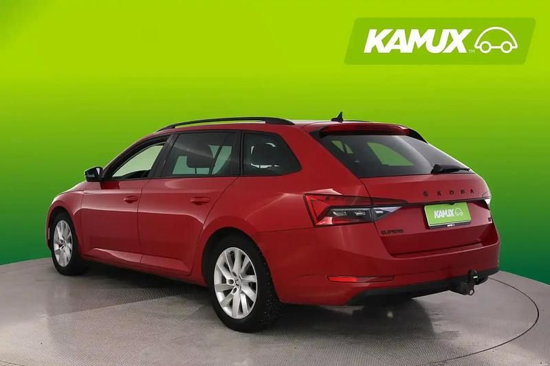 Käytetty Skoda Superb Style 156 HP (114 kW) 2023 Punainen Farmari
