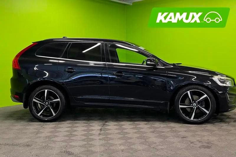 Käytetty Volvo XC60 R-Design 215 HP (158 kW) 2014 Musta Katumaasturi