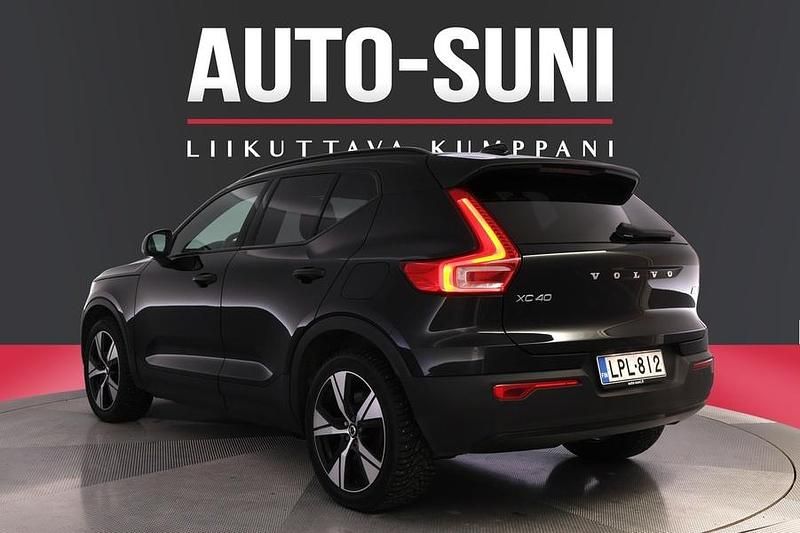Käytetty Volvo XC40 R-Design 300 kW (408 HP) 2020 Musta Katumaasturi
