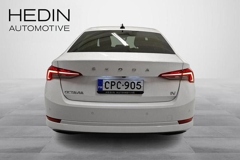 Käytetty Skoda Octavia Style 150 HP (110 kW) 2021 Valkoinen Sedan