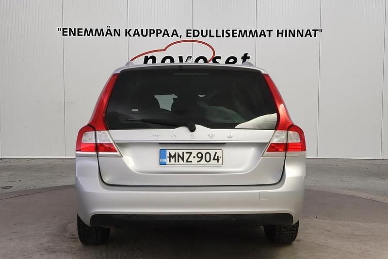 Käytetty Volvo V70 Business Edition 150 HP (110 kW) 2016 Harmaa Farmari