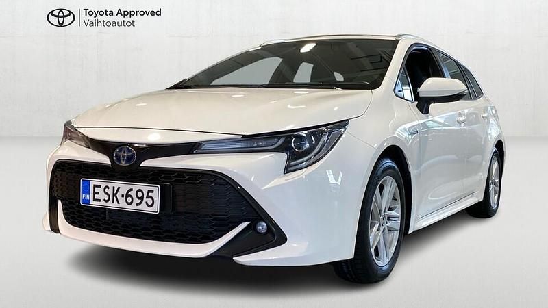 Valkoinen Käytetty 2021 Toyota Corolla Active Farmari | 22 490 € (Perustarjous) - Kuva 1/4
