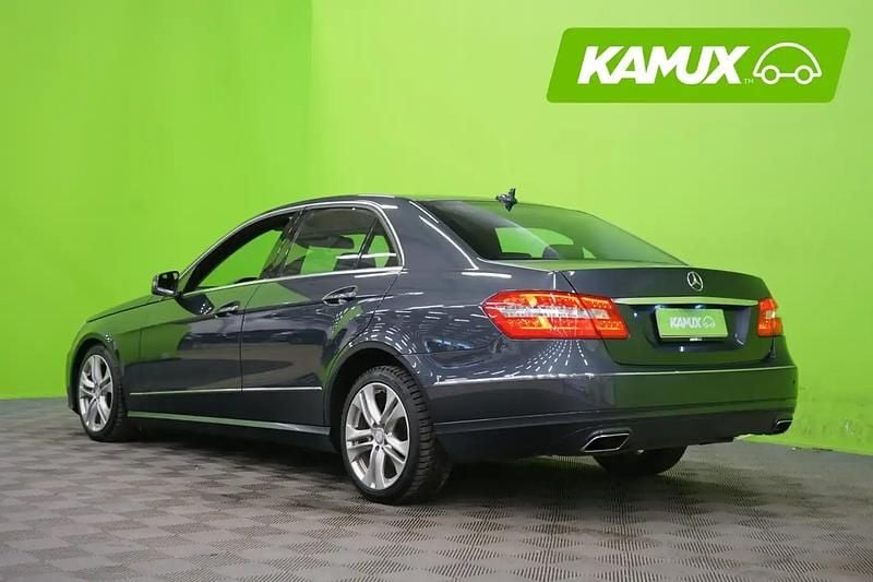 Käytetty Mercedes E220 Business 170 HP (125 kW) 2012 Hopea / harmaa Sedan