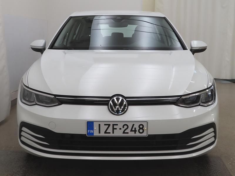 Käytetty VW Golf VIII 110 HP (80 kW) 2021 Valkoinen Viistoperä