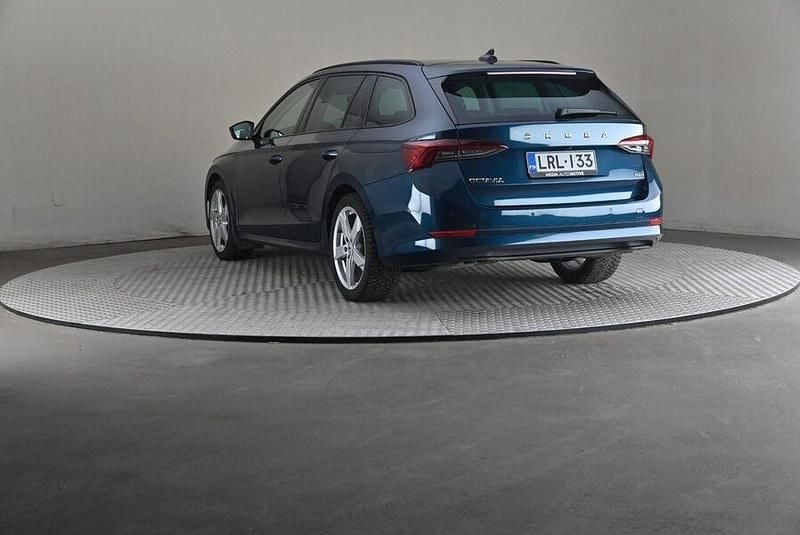Käytetty Skoda Octavia Style 200 HP (147 kW) 2022 Farmari