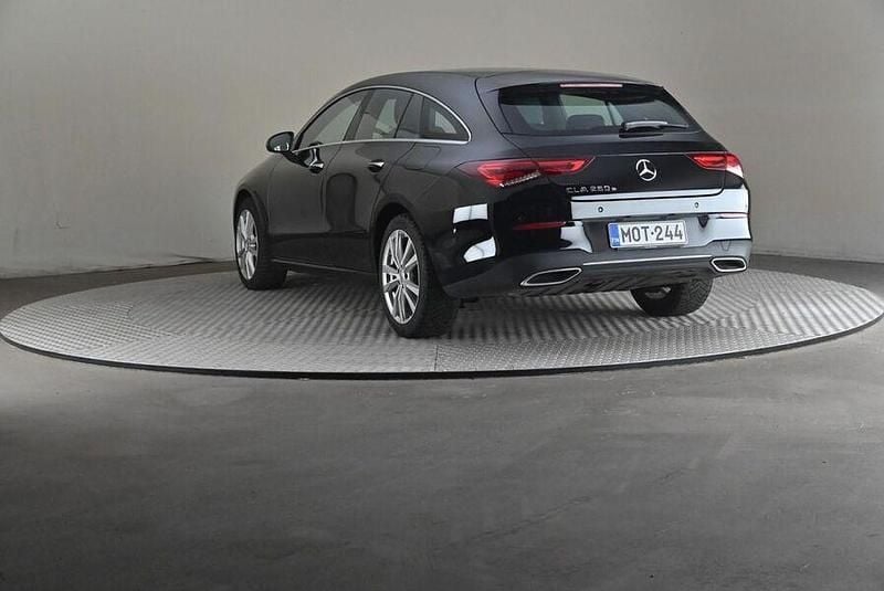 Käytetty Mercedes CLA250e Business 218 HP (160 kW) 2022 Sedan