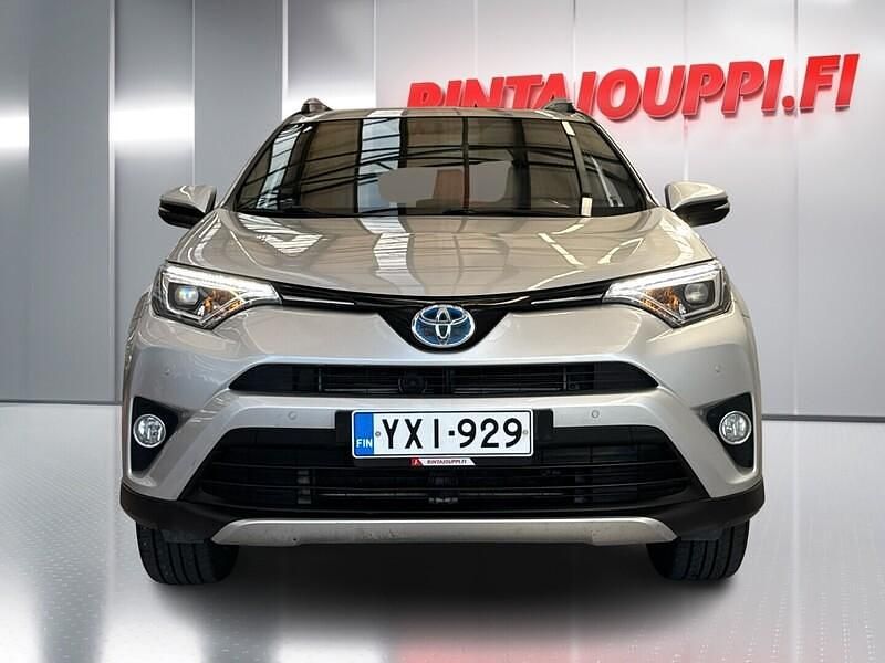 Käytetty Toyota RAV4 Hybrid Active 155 HP (114 kW) 2016 Katumaasturi