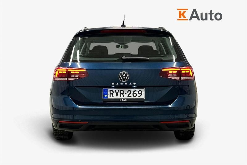 Käytetty VW Passat Comfortline 150 HP (110 kW) 2024 Sininen Farmari