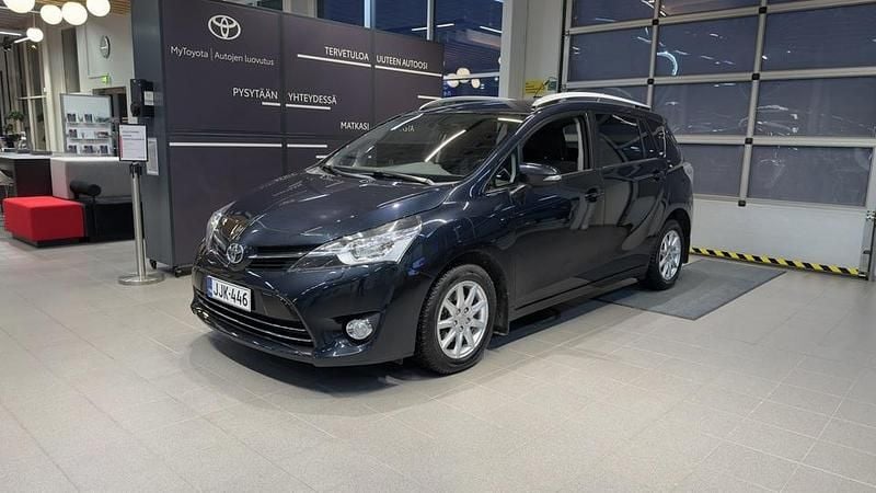 Harmaa Käytetty 2014 Toyota Verso Multidrive S Tila-auto | 17 800 € (Perustarjous) - Kuva 1/4
