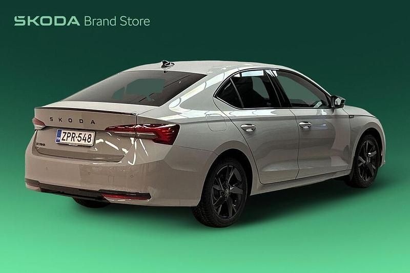 Käytetty Skoda Octavia SportLine 150 HP (110 kW) 2025 Sedan