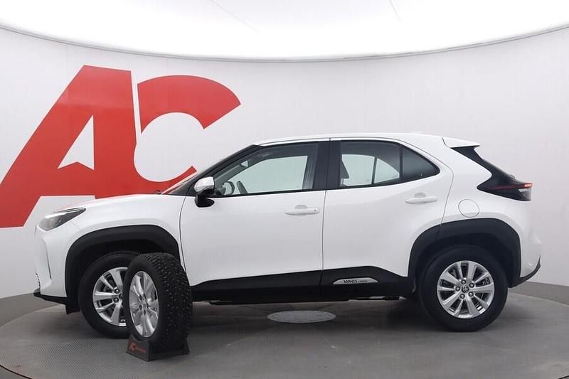 Käytetty Toyota Yaris Cross Active 116 HP (85 kW) 2024 040 valkoinen Katumaasturi