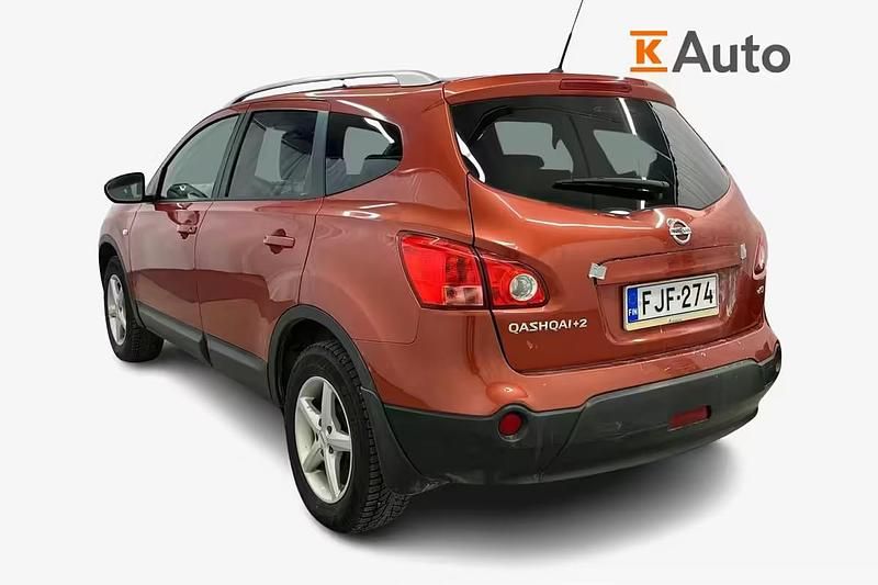 Käytetty Nissan Qashqai +2 Acenta 102 HP (75 kW) 2009 Punainen Katumaasturi