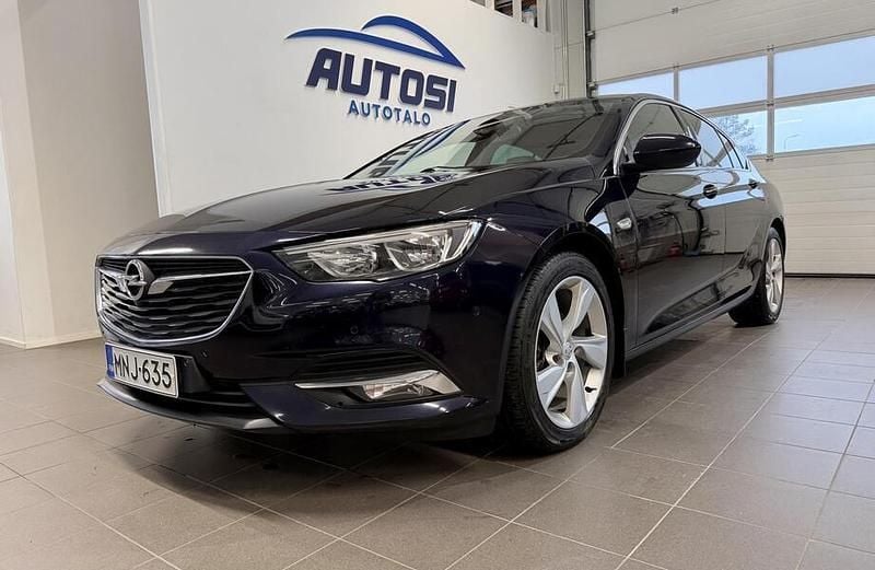 Käytetty Opel Insignia Innovation 165 HP (121 kW) 2018 Sininen Viistoperä
