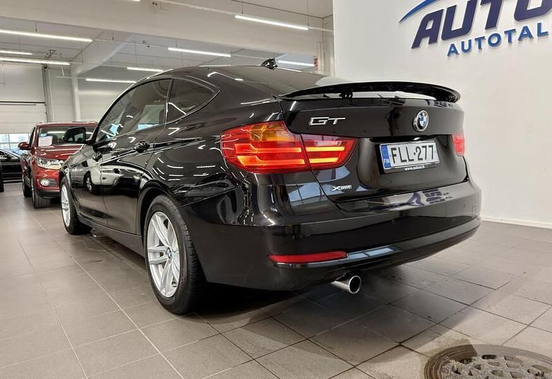 Käytetty BMW 320 Gran Turismo 184 HP (135 kW) 2014 Musta Sedan