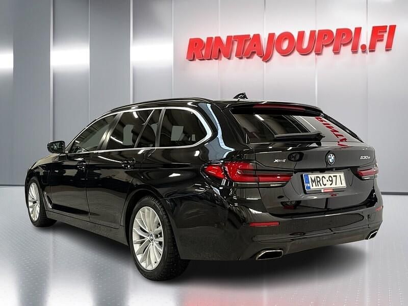 Käytetty BMW 530e 292 HP (214 kW) 2021 Musta Farmari