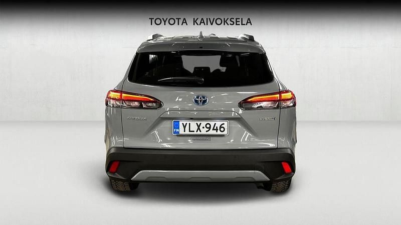 Käytetty Toyota Corolla Cross Edition 197 HP (144 kW) 2023 Harmaa Katumaasturi