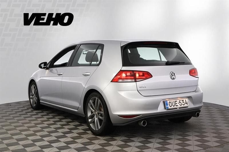 Käytetty VW Golf VII GTI 220 HP (161 kW) 2014 Hopea Viistoperä