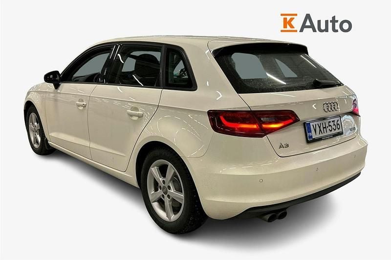 Käytetty Audi A3 Sportback Business 122 HP (89 kW) 2014 Valkoinen Viistoperä