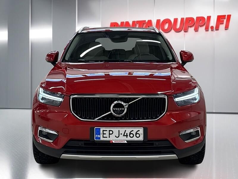 Käytetty Volvo XC40 Momentum 190 HP (139 kW) 2018 Katumaasturi