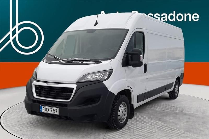 Käytetty Peugeot Boxer S 140 HP (102 kW) 2022 Van