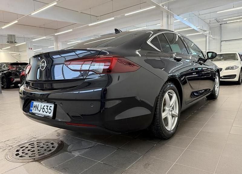 Käytetty Opel Insignia Innovation 165 HP (121 kW) 2018 Sininen Viistoperä