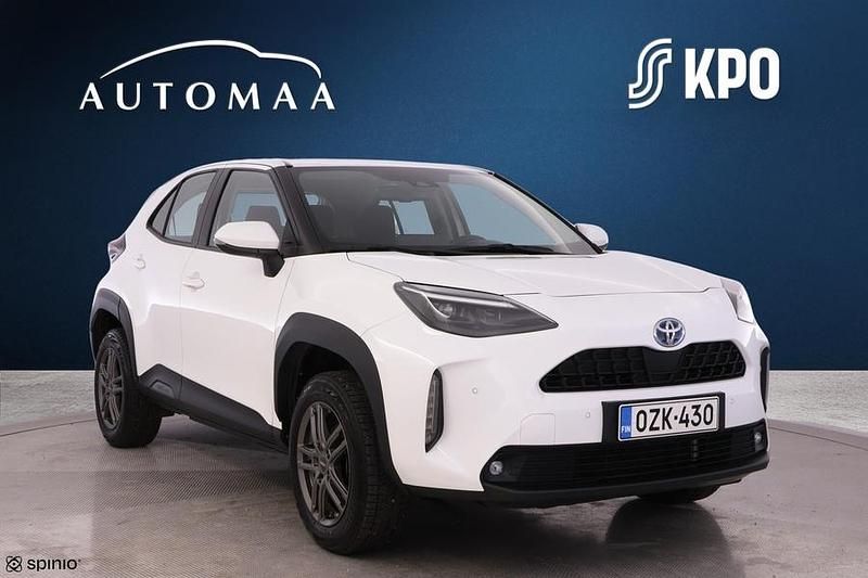 Käytetty Toyota Yaris Cross Active 116 HP (85 kW) 2022 Valkoinen Katumaasturi