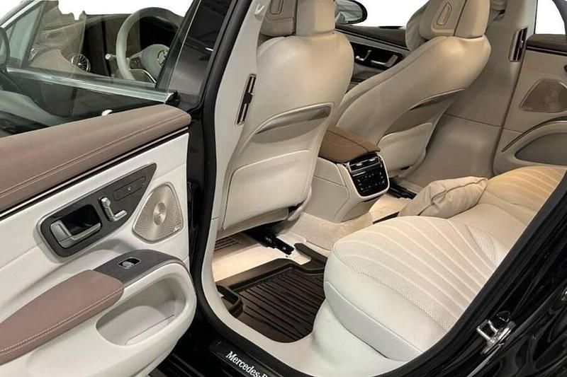 Käytetty Mercedes EQS350 AMG 214 kW (292 HP) 2025 Sedan