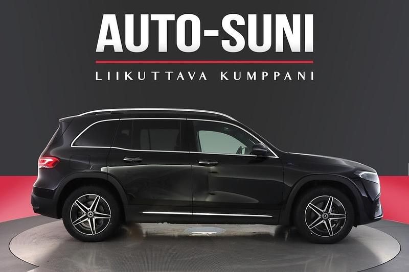Käytetty Mercedes EQB300 AMG line 167 kW (228 HP) 2022 Katumaasturi