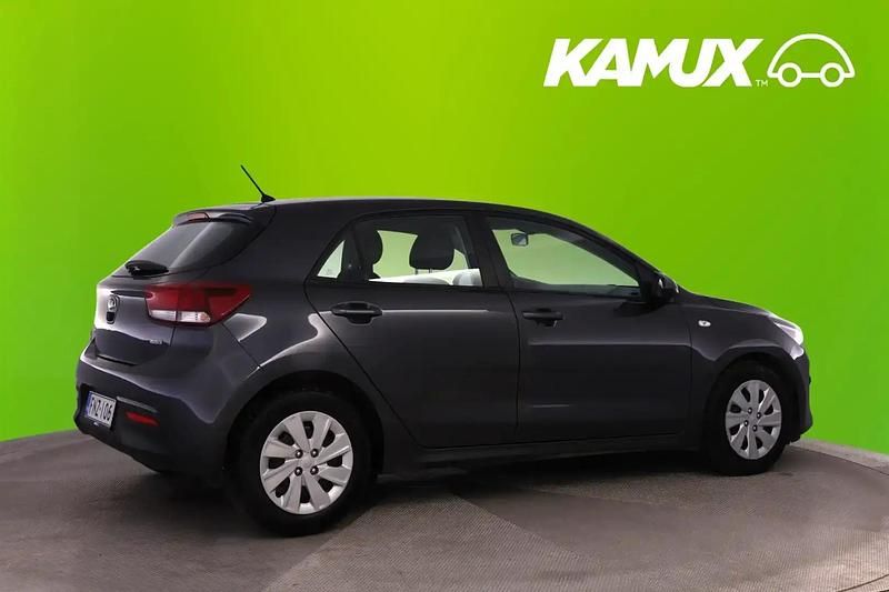 Käytetty Kia Rio LX 120 HP (88 kW) 2019 Hopea / harmaa Sedan