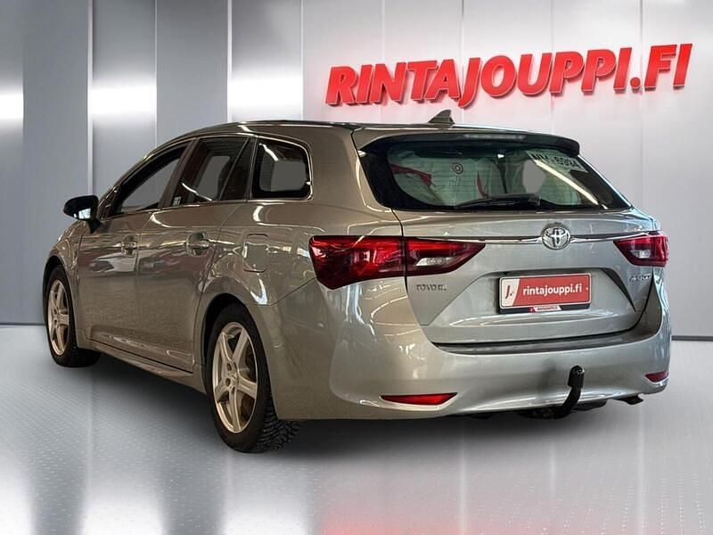Käytetty Toyota Avensis Active 143 HP (105 kW) 2016 Harmaa Farmari