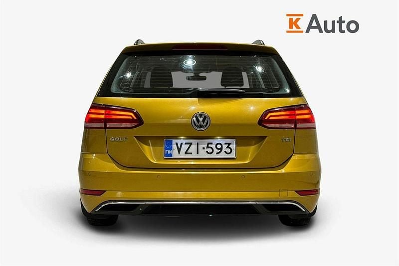 Käytetty VW Golf VII Comfortline 110 HP (80 kW) 2017 Keltainen Farmari