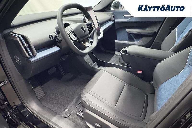 Uusi Volvo EX30 Plus 200 kW (272 HP) 2026 Onyx black met Katumaasturi