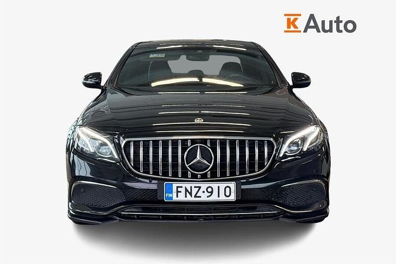 Käytetty Mercedes E220 Avantgarde 194 HP (142 kW) 2019 Sedan