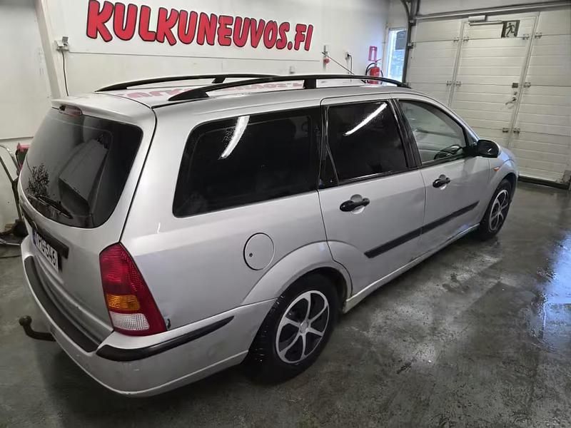 Käytetty Ford Focus Limited 101 HP (74 kW) 2004 Farmari