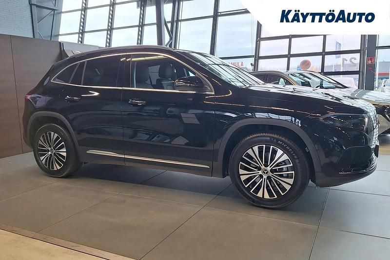 Uusi Mercedes EQA300 Business 167 kW (228 HP) 2025 Kosmoksenmusta metal Katumaasturi