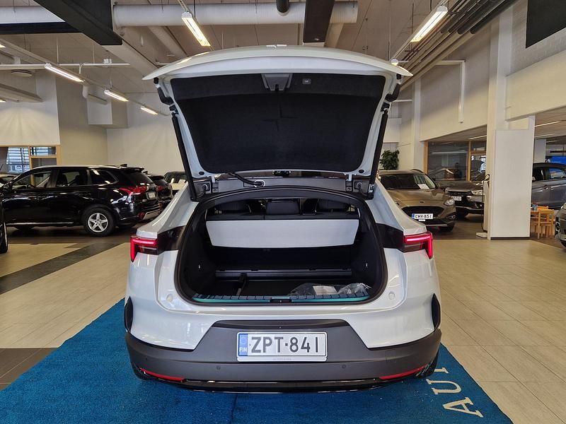 Uusi Polestar 4 Long Range Single Motor 22 kW (30 HP) 2026 Katumaasturi