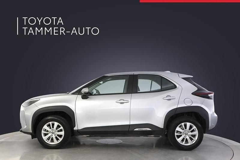 Käytetty Toyota Yaris Cross Active 116 HP (85 kW) 2024 Hopea Katumaasturi