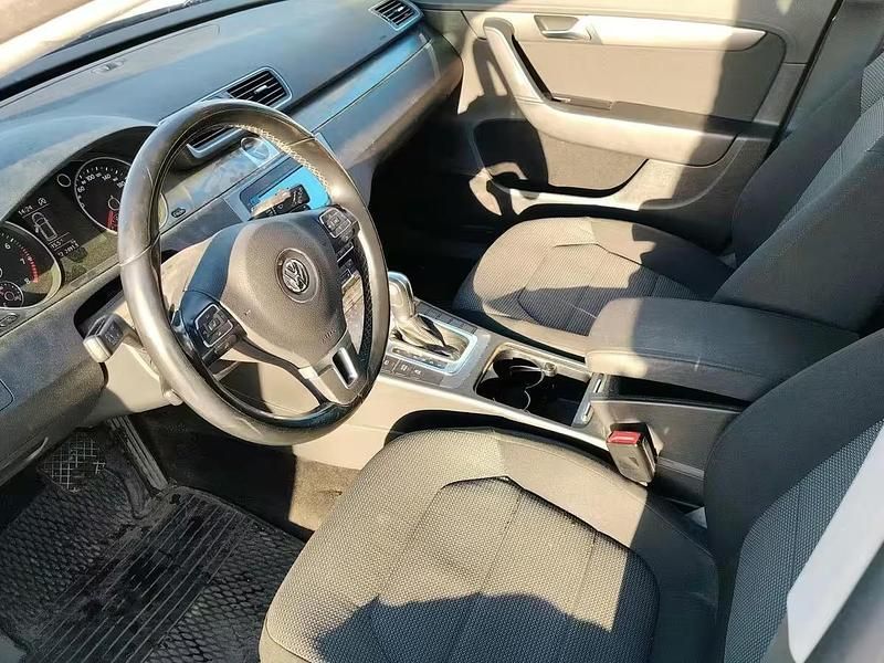 Käytetty VW Passat Comfortline 122 HP (89 kW) 2011