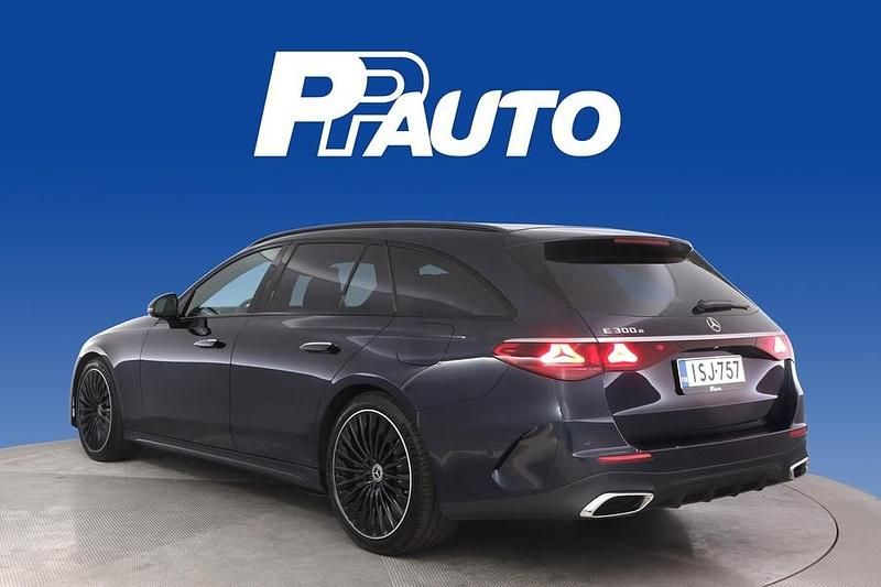 Käytetty Mercedes E300 AMG 313 HP (230 kW) 2024 Sininen Farmari
