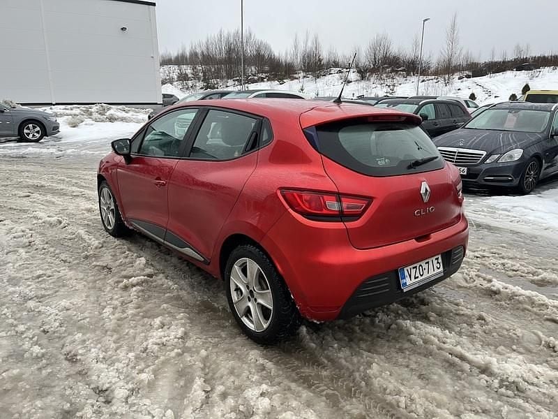 Käytetty Renault Clio IV Zen 90 HP (66 kW) 2018 Viistoperä