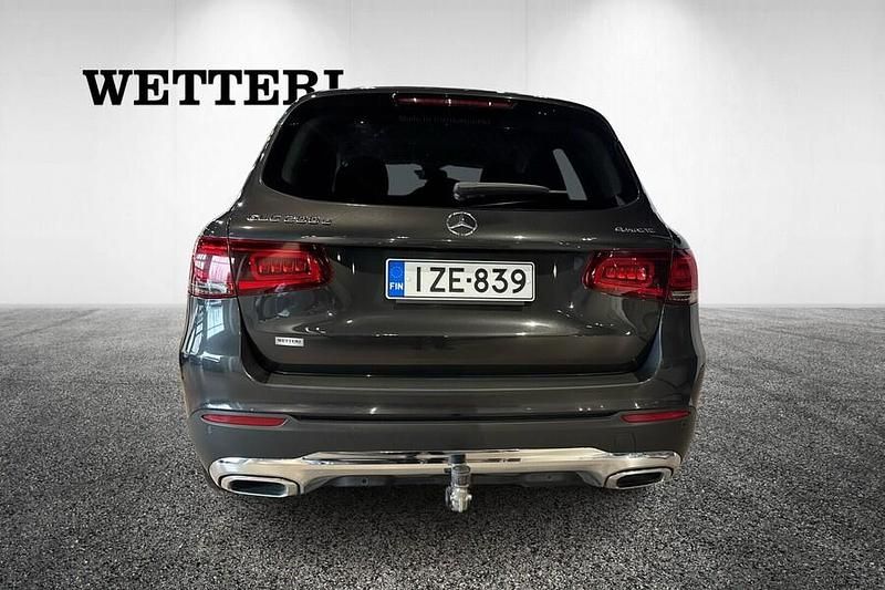 Käytetty Mercedes GLC200 Business 163 HP (119 kW) 2021 Harmaa Katumaasturi