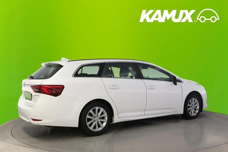 Käytetty Toyota Avensis Life 163 HP (119 kW) 2006 Valkoinen Farmari