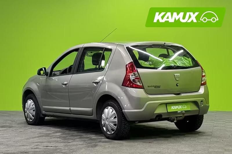 Käytetty Dacia Sandero Lauréate 87 HP (63 kW) 2010 Hopea / harmaa Sedan