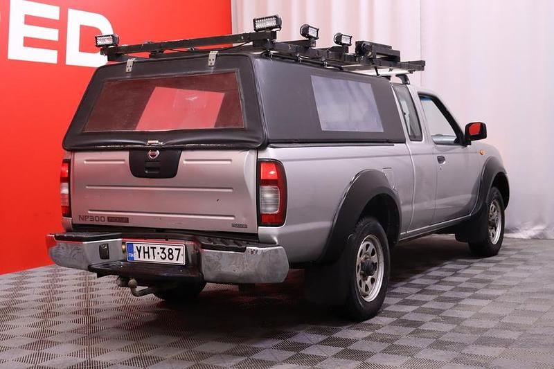 Käytetty Nissan Navara 133 HP (97 kW) 2011 Nouto
