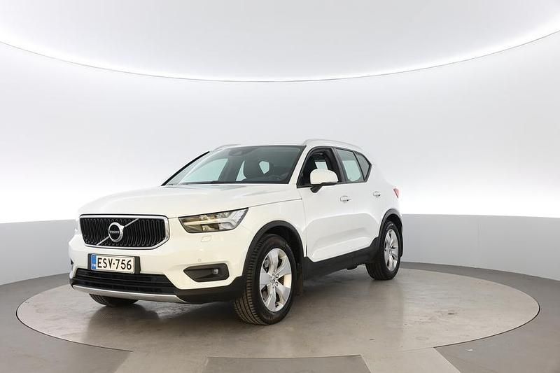 Käytetty 2021 Volvo XC40 Business Edition Katumaasturi | 29 290 € (Hieman kallis) - Kuva 1/4